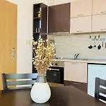 Apartello Premier - Sea & Pool View - Apartman
